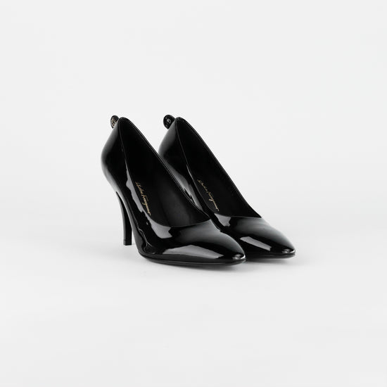 Tacones Salvatore Ferragamo Judy en Charol Negro