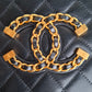 Bolso tipo neceser Chanel en piel negra