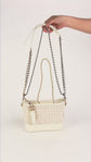 Bolso Crossbody Chanel Gabrielle Hobo en Piel y Tweed Marfil