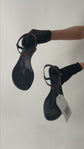 Sandalias Gucci en Piel Negra con Tira Tipo T