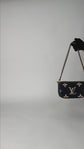 Bolso Crossbody Louis Vuitton Multi Pochette en Piel Granulada Negra