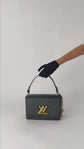 Bolso Crossbody Louis Vuitton Twist en Piel Epi Negra