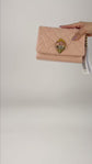 Bolso Crossbody Kurt Geiger Kensington en Piel Rosa